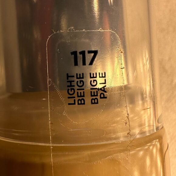 Revlon Illuminance Skin-Caring Foundation 1oz/30ml Color:light beige 117 - Picture 4 of 4